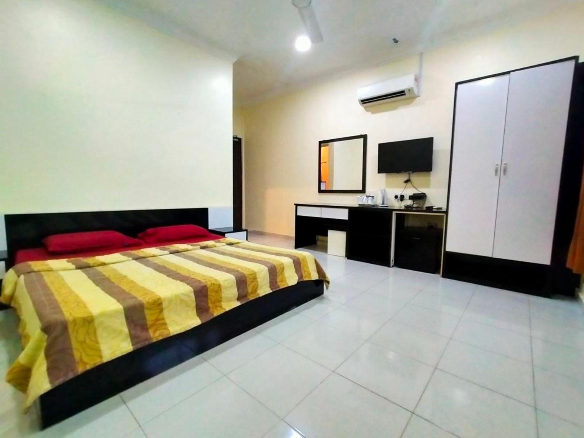 Capital O 91118 Chalet Seri Idaman Bayan Lepas Exterior photo