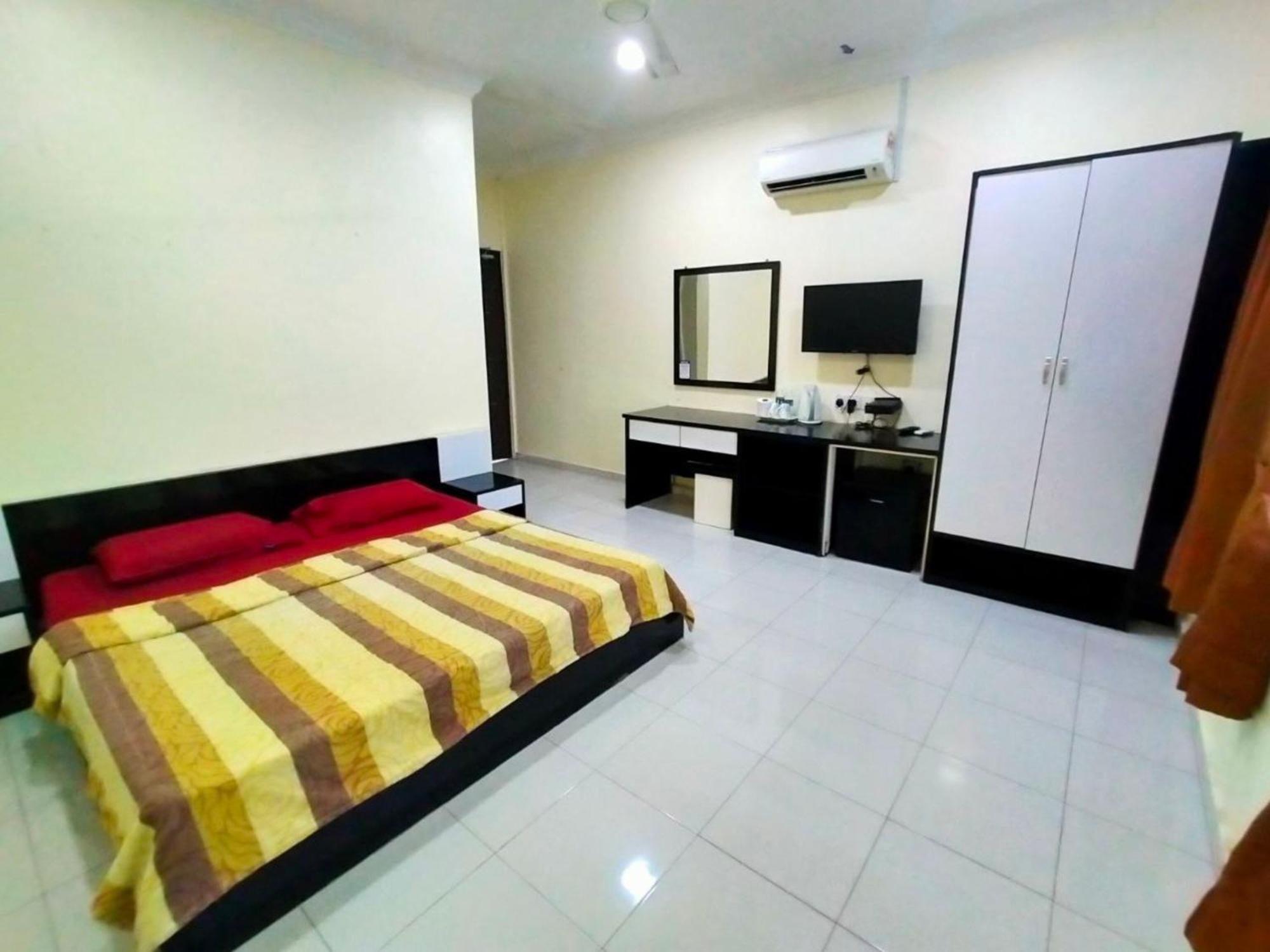 Capital O 91118 Chalet Seri Idaman Bayan Lepas Exterior photo