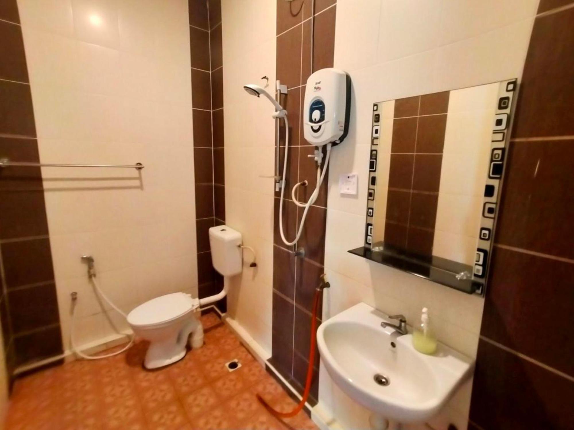 Capital O 91118 Chalet Seri Idaman Bayan Lepas Exterior photo