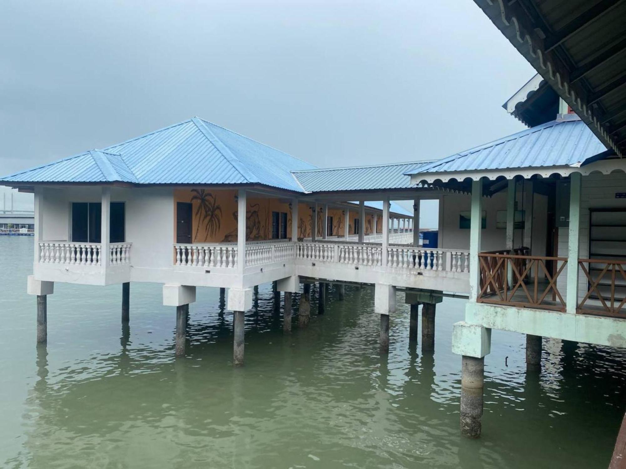 Capital O 91118 Chalet Seri Idaman Bayan Lepas Exterior photo